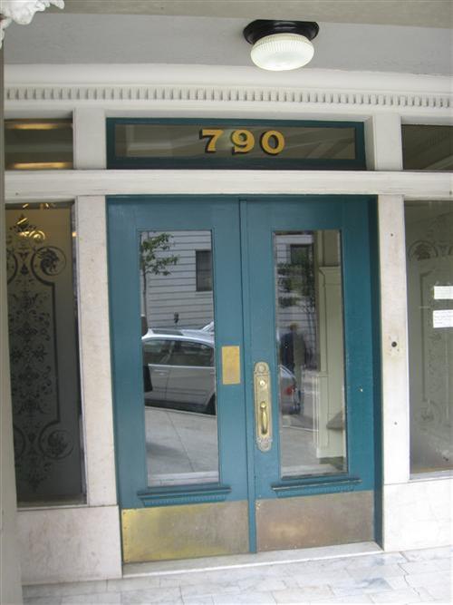 Morgan Thomas 790 California Street front door